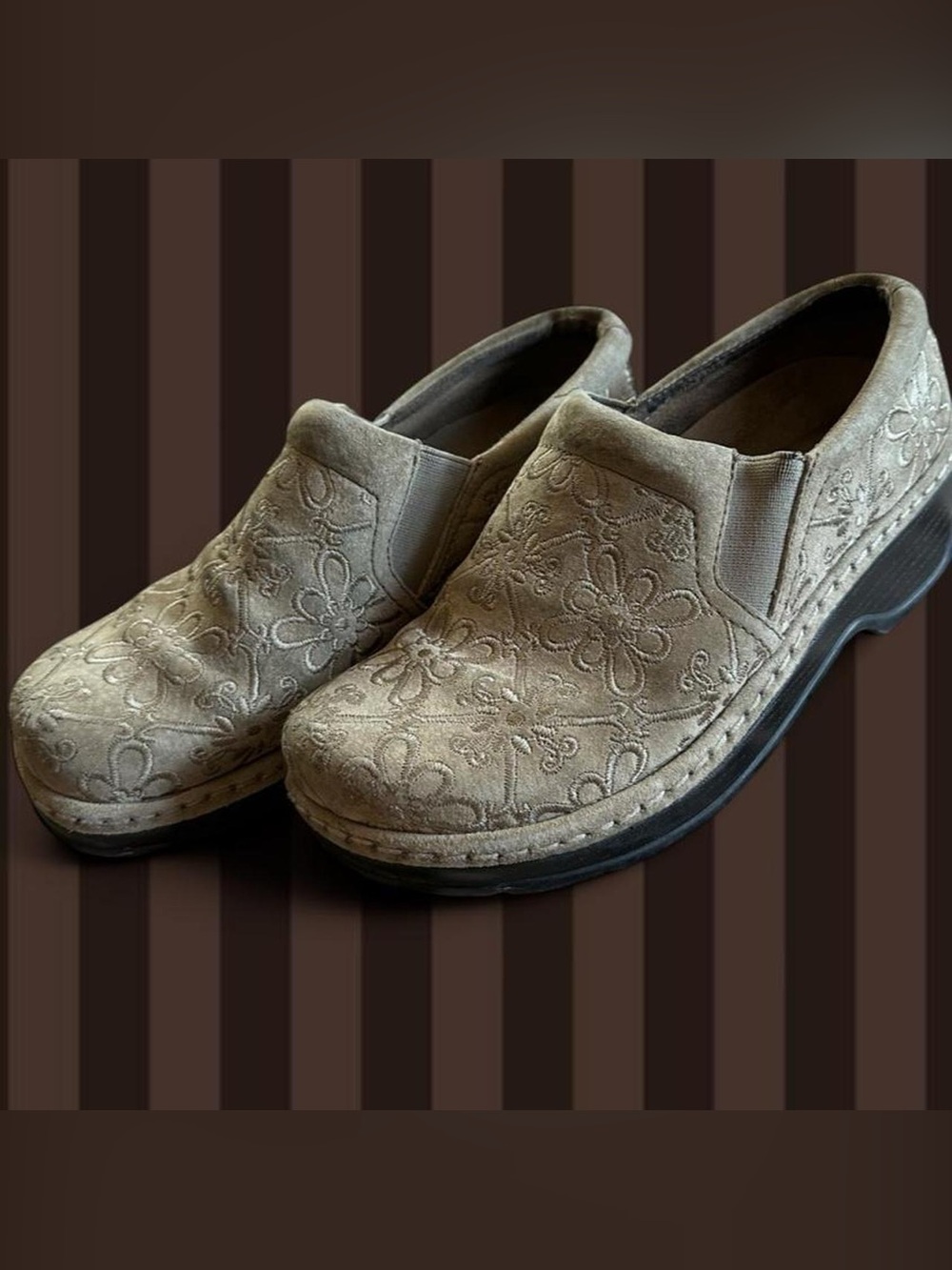 Klogs Women's Embroidered Slip-On Mules - Taupe